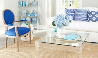 Nội thất trong suốt, kiểu nội thất sang, lạ và rất gọn gàng cho nhà chật