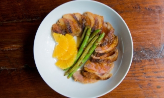 Cách làm ức vịt sốt chanh leo lạ miệng để đổi món cho cả gia đình