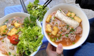 4 quán bún riêu ngon, giá bình dân buổi sáng trong khu phố cổ 