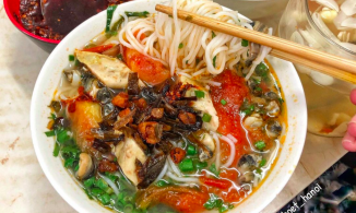 Bún ốc tóp mỡ và bún ốc trứng vịt lộn, 2 món bún ốc ngon của phố Bạch Mai