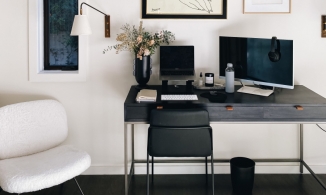 Góc làm việc đẹp mê ly nhờ nội thất và phụ kiện 'đáng đồng tiền bát gạo'