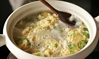 Cách nấu súp trứng vừa ngon vừa nhẹ bụng cho những ngày bận rộn