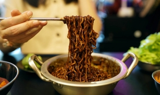Cách làm mì tương đen Jajangmyeon ở nhà ngon như ở tiệm