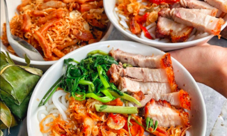 Canh bún và thịt quay: Cặp đôi đình đám của ẩm thực phố Hoè Nhai