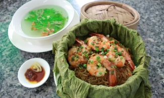 Cách làm mì lá sen tôm giòn Hong Kong lạ miệng để đổi món cho cả nhà