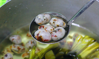 Chè bột lọc heo quay - món chè lạ chỉ tìm thấy khi đến Huế