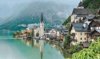 Hallstatt, ngôi làng đẹp như bước ra từ truyện cổ tích của Áo