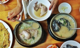 Gà hầm sâm, món ăn giải nhiệt ngày hè của người dân Hàn Quốc