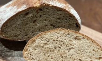 Bánh mì nguyên cám có gì đặc biệt mà khiến Tóc Tiên phải nướng ngay trong đêm và hồi hộp hơn ra bài hát mới