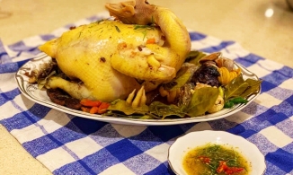 Gà hấp lá chúc, món gà quen mà lạ, khi thử dễ ghiền của An Giang