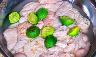 Cách làm sạch lòng heo hết hẳn mùi hôi nhanh chóng, đơn giản