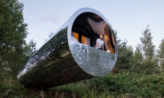 Ngôi nhà ống thép lơ lửng cho người muốn có cảm giác sống ở hành tinh khác