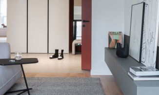 Căn hộ 80m² với sắc xám thanh lịch kết hợp tone màu gạch đất nung ấm áp