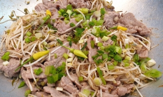 Cách làm thịt lợn xào giá đỗ ngon mà dễ, phù hợp với mâm cơm ngày bận rộn