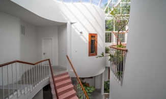 Hana House: Ngôi nhà với nhiều khối cong uyển chuyển của NTK thời trang ở Phủ Lý, Hà Nam