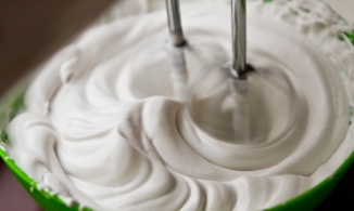 Cách làm kem tươi từ sữa tươi trắng mịn, thơm ngậy đơn giản