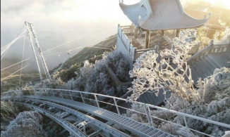 Đỉnh Fapsipan tuyết rơi và điều cần biết khi săn tuyết Sa Pa dịp cuối năm