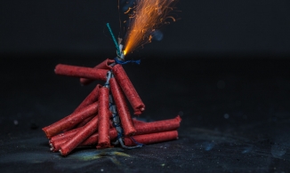 Từ năm 2022, sử dụng pháo, thuốc pháo trái phép có thể bị phạt tới 10 triệu đồng