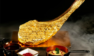 Ngày vía Thần Tài, điểm qua loạt đồ ăn thức uống dát vàng sang chảnh trong tầm giá