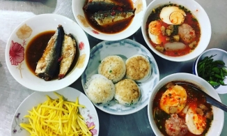 Bánh căn Phan Thiết, món ăn đường phố rẻ mà ngon khó quên