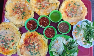 Bánh ép, phiên bản bánh bột lọc cải tiến ngon mà rẻ nên thử khi đến Huế