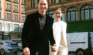 Hôm qua sao làm gì (2/4): Hồ Ngọc Hà và Kim Lý đẹp hết phần người khác bên trời Âu