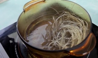 Ngâm miến, bỏ thêm thứ này vào nước thì miến mới nhanh mềm mà sợi dai