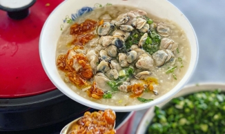 Cháo nghêu Cô Gió, món ăn dân dã vừa ngon vừa rẻ của bãi An Bàng