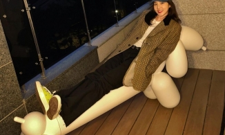 BST ghế đắt đỏ nhà sao: Kai (EXO) chi 1,3 tỷ sắm sofa, choáng nhất là sofa Kanye bán Maybach để mua