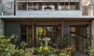 Ngôi nhà bằng tôn vừa bảo lưu truyền thống vừa viết tiếp hiện đại ở Châu Đốc khiến báo Tây trầm trồ