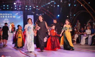 Mãn nhãn với màn biểu biễn áo dài đầy thần thái của hơn 200 mẫu nhí