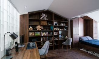 Cặp vợ chồng trẻ cắt nửa hẳn một nửa sàn 2 tầng nhà để nhìn thấy nhau ở mọi lúc, mọi nơi