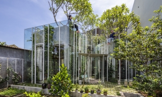 Ngôi nhà kính 55m² xanh như rừng, nhìn như bước từ phim để cặp vợ chồng trung niên dưỡng già ở Huế