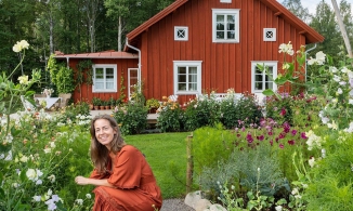 Ngôi nhà 100 tuổi hóa 'khu vườn cổ tích' ngập sắc hoa nhìn đã thấy 'bỏ phố về quê' là xứng đáng