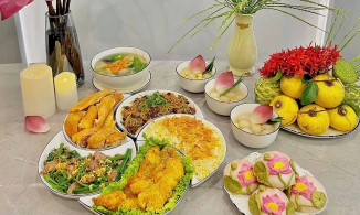 Ngắm những mâm cỗ Rằm tháng 7 đẹp xuất sắc của chị em Yêu bếp