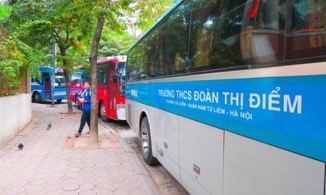 Học sinh lớp 3 bị bỏ quên trên xe đưa đón tại Hà Nội