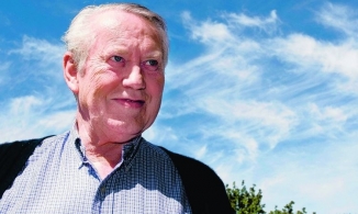 Tỷ phú Chuck Feeney chính thức hết sạch tiền ở tuổi 89 vì đã phân phát hết