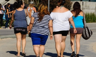 Người có thu nhập thấp tại Anh có xu hướng béo phì vì nghèo