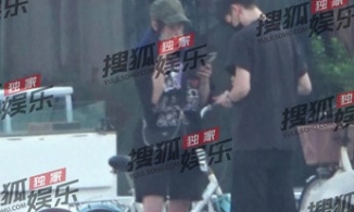 Triệu Vy tiếp tục bị truyền thông 'tóm sống' cảnh đưa trai trẻ về nhà riêng