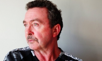 danh ca Tony Lewis bất ngờ qua đời ở tuổi 62