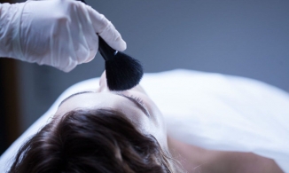 Nghề trang điểm tử thi: Thu nhập cả tỷ mỗi năm vẫn  bị kỳ thị