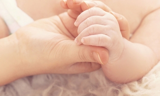 Cứu sống thai nhi từ bụng người mẹ tử vong do tai nạn giao thông