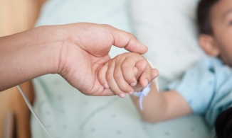 Bắc Giang: Bé gái 2 tuổi 16kg 'cõng' khối u mỡ hiếm gặp nặng 4kg trên lưng