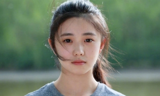 Nhan sắc 'mưu nữ lang' sinh năm 2000 của Trương Nghệ Mưu