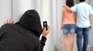 Cặp bồ với vợ người ta, người đàn ông bị trói nhét vào rọ lợn thả trôi sông