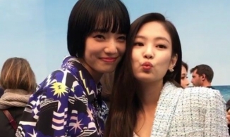 Jennie đọ sắc với tình cũ G-Dragon khi đứng chung khung hình