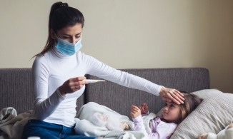 Bộ Y tế khuyến cáo không xông cho trẻ mắc Covid và hướng dẫn cách dùng thuốc hạ sốt đúng nhất