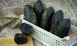 Ba loại bánh “đen xì” nhưng ngon khó cưỡng từ tinh than tre