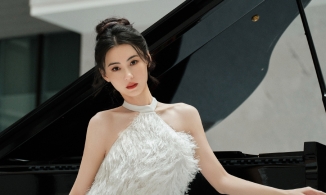 Trương Bá Chi - Biểu tượng vẻ đẹp vượt thời gian trong làng giải trí Hồng Kông toả sáng ở tuổi 43