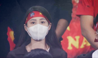 Lông mày kẻ mỗi bên một kiểu, cô gái trên khán đài sân Mỹ Đình bất ngờ 'gây bão' mạng xã hội